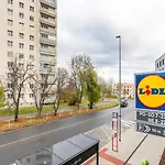 Modern Studio Near Airport And City Centre!