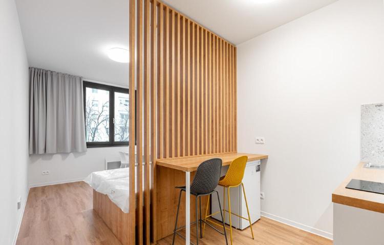 Modern Near Airport And Centre! Apartment *