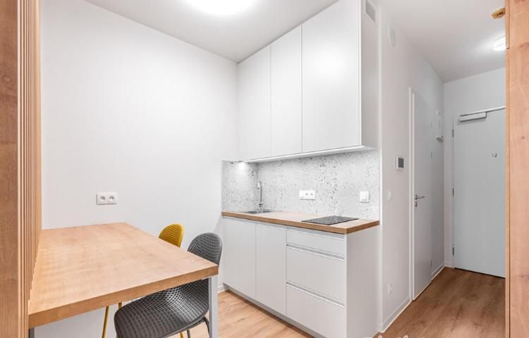 Modern Near Airport And Centre! Apartment